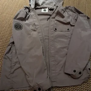 green jacket size xl - Image 3