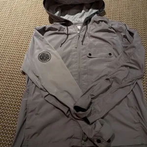 green jacket size xl