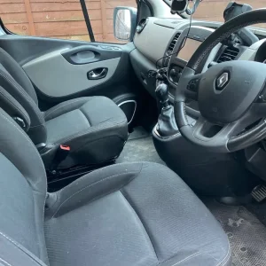 2017 Renault Traffic MPV, 1598cc, 5-door - Image 3