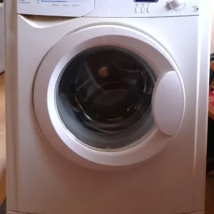 Indesit WIE167 washing machine - Image 2