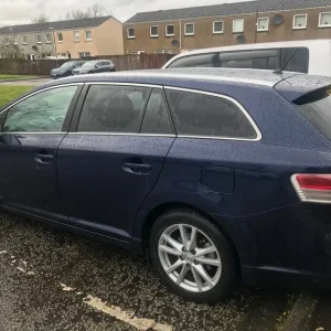 2011 Toyota Avensis Estate Manual 5-door - Image 3