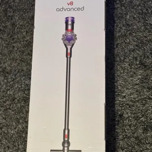 Dyson V8 Vacuum Cleaner