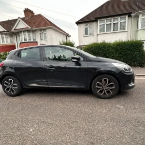 2019 Renault Clio 0.9 TCE 90 Play 5-door Hatchback - Image 4