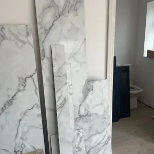 Howdens Calcatta marble gloss worktop and backboard - Image 3