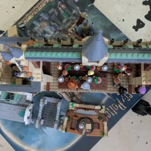 Lego Harry Potter Great Hall - Image 4