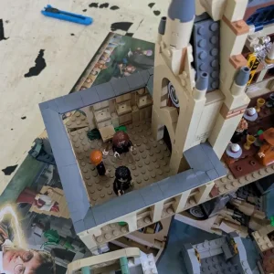 Lego Harry Potter Great Hall - Image 5