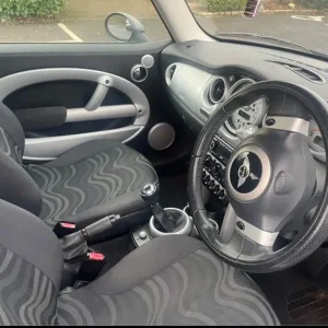 2004 Mini Cooper 3-door manual - Image 4