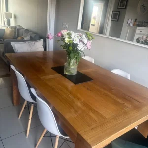 Solid oak extendable dining table - Image 2