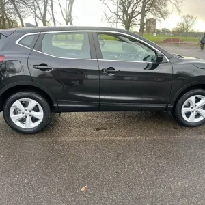 2021 Nissan Qashqai Acenta Premium 5-door Hatchback - Image 2