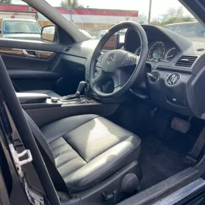 Mercedes-Benz C320 CDI Panroof - Image 8