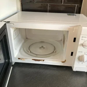Small microwave - Image 2