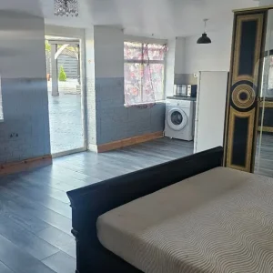 Studio flat - Image 3