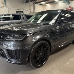 2018 Land Rover Range Rover Sport 3.0 Diesel 4x4 HSE Dynamic - Image 3