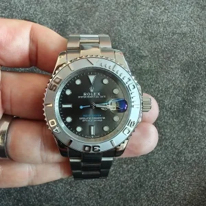 Fully automatic watch - Image 4