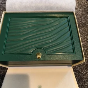 Fully automatic watch - Image 8