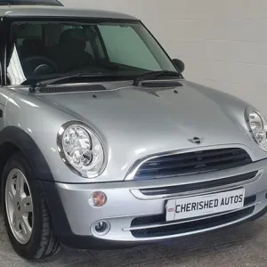 MINI 1.6 ONE Classic – 33,000 Miles, Metallic Silver, Great Condition - Image 2
