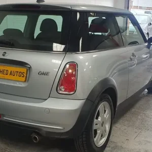 MINI 1.6 ONE Classic – 33,000 Miles, Metallic Silver, Great Condition - Image 5
