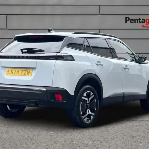 Peugeot 2008 SUV 1.2 Puretech Allure 5-door petrol manual with visibility pack and Apple CarPlay - Image 4