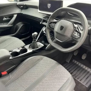 Peugeot 2008 SUV 1.2 Puretech Allure 5-door petrol manual with visibility pack and Apple CarPlay - Image 5