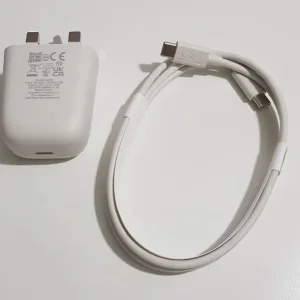 USB-C 10w Charger with USB-C to C Cable - Image 2