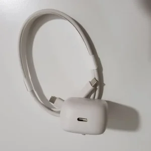 USB-C 10w Charger with USB-C to C Cable - Image 3