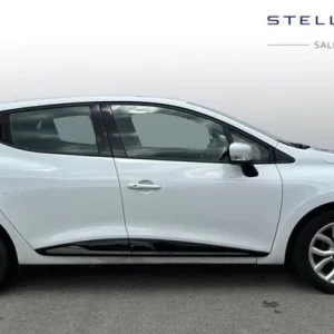 2017 Renault Clio 1.2 16V Dynamique Nav Hatchback - Image 2