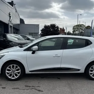 2017 Renault Clio 1.2 16V Dynamique Nav Hatchback - Image 6