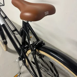 Veloretti City Bike Caferacer Jet Black 52cm - Image 4