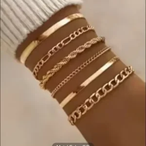 Set of 6 gold-coloured ladies bracelets - Image 6