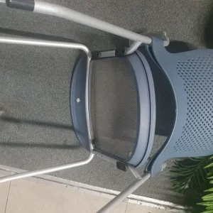 Herman Miller Caper light grey stacking chair - Image 2