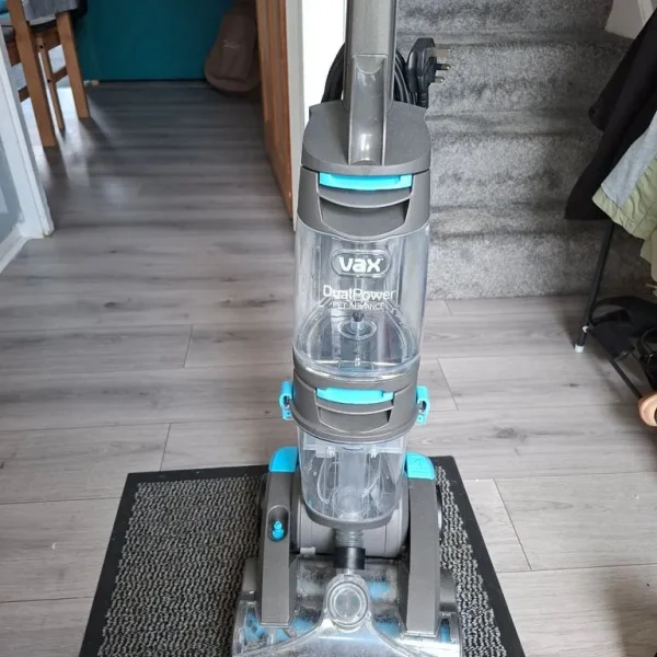 Vax Dual Power Pet Advance carpet cleaner