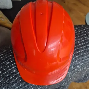 Safety trousers and helmet - Image 3