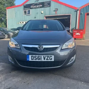 2011 Vauxhall Astra 1.6 16v Elite Auto Euro 5 5dr Hatchback - Image 2