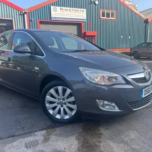 2011 Vauxhall Astra 1.6 16v Elite Auto Euro 5 5dr Hatchback - Image 3