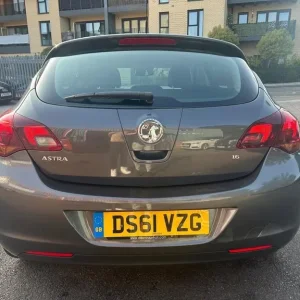 2011 Vauxhall Astra 1.6 16v Elite Auto Euro 5 5dr Hatchback - Image 4