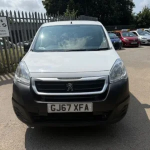 2017 Peugeot Partner 750 SE 1.6 BlueHDi 100 Van Panel Van Diesel Manual - Image 2