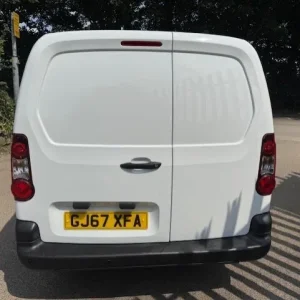 2017 Peugeot Partner 750 SE 1.6 BlueHDi 100 Van Panel Van Diesel Manual - Image 8