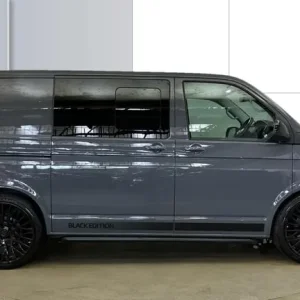 2022 VW Transporter T32 Swb Diesel Sportline Black Edition Kombi - Image 4