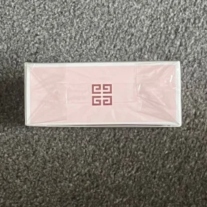 Givenchy Irresistible 80ml EDT for women - Image 5