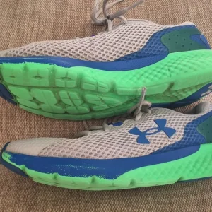 Under Armour trainers size 5 - Image 5