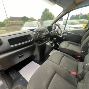 2018 Vauxhall Vivaro 1.6 CDTi 2700 BiTurbo ecoTEC Sportive Panel Van - Image 3