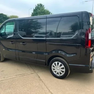 2018 Vauxhall Vivaro 1.6 CDTi 2700 BiTurbo ecoTEC Sportive Panel Van - Image 5
