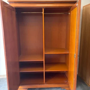 Barker and Stonehouse large solid wood double wardrobe - Image 4
