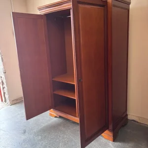 Barker and Stonehouse large solid wood double wardrobe - Image 5