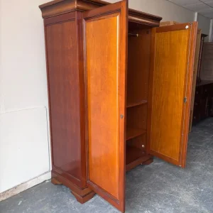 Barker and Stonehouse large solid wood double wardrobe - Image 6