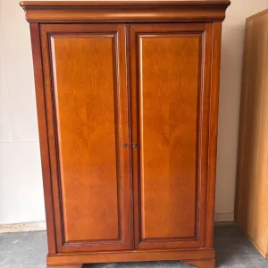 Barker and Stonehouse large solid wood double wardrobe - Image 7