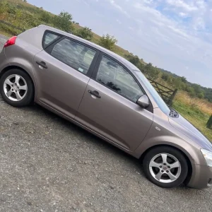 Kia Ceed 2008 Manual Hatchback - Image 2