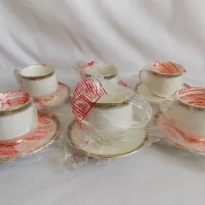 Royal Albert Paragon Elgin Bone China Coffee Set – 6 Cup Pot and Saucers - Image 7
