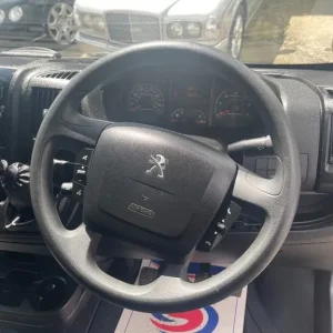 2018 Peugeot Boxer 2.0 BlueHDi H2 Professional Van - Image 3