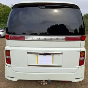 Nissan Elgrand - Image 2